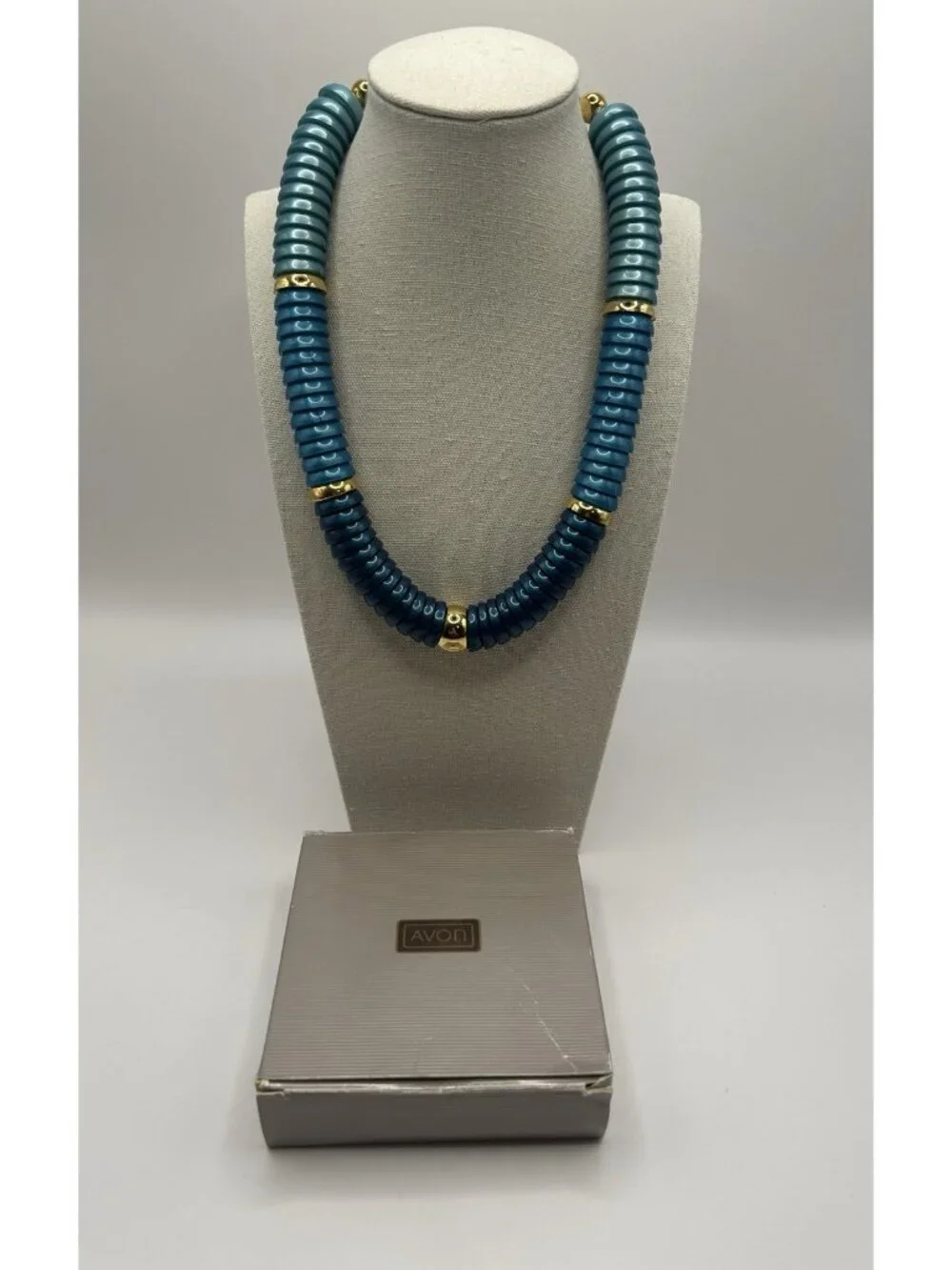 Vintage Avon Necklace Blue Vibrant Hues Choker Ombre Stacked Dome Acrylic